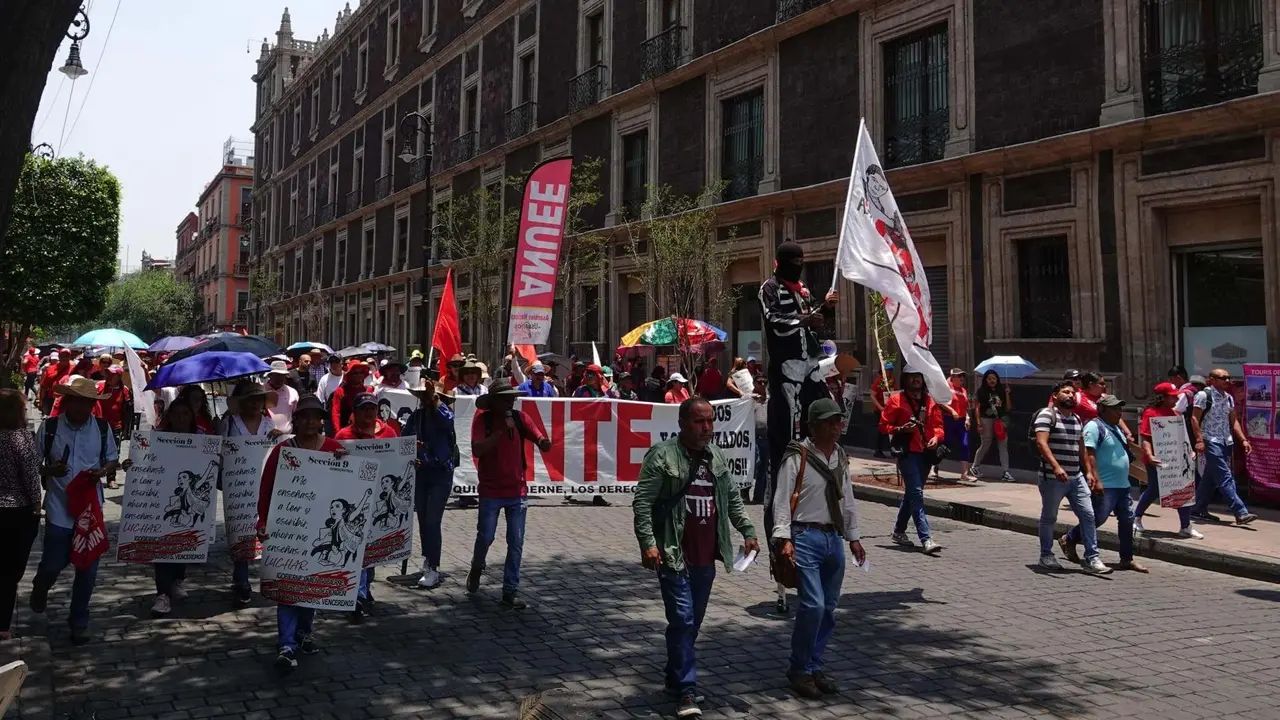 CNTE anuncia paro nacional de 72 horas y marcha del Ángel al Zócalo en ...